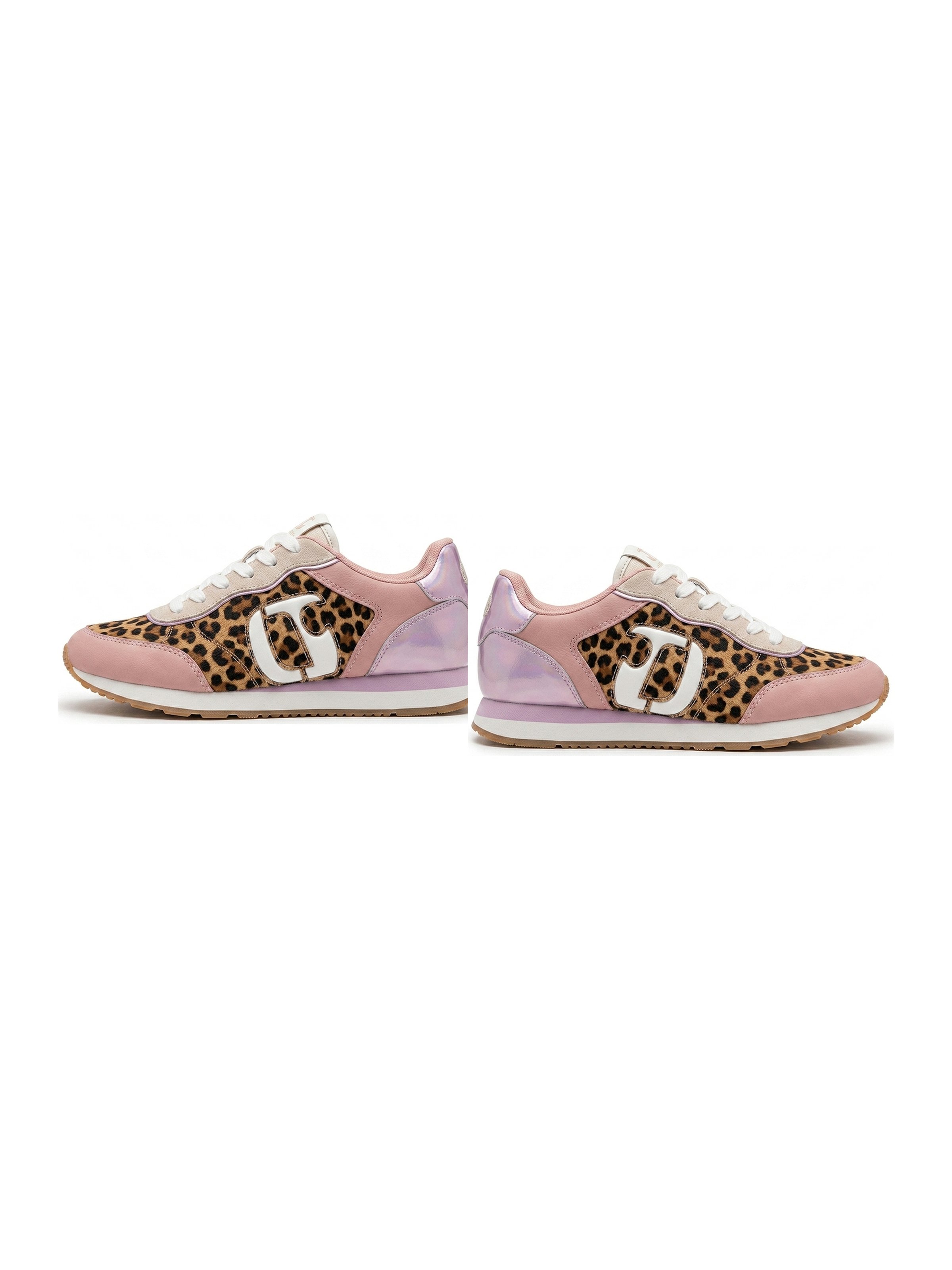 Izia Leopard Angle 2